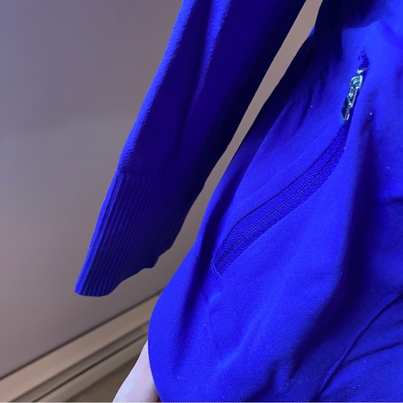 Athleta women’s performance top - L - Picture 6 of 9